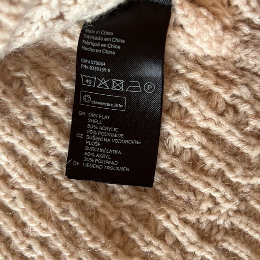 H&M Chunky Sweater - Picture 5 of 5